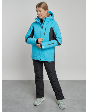 Женский горнолыжный костюм для зимних видов спорта.