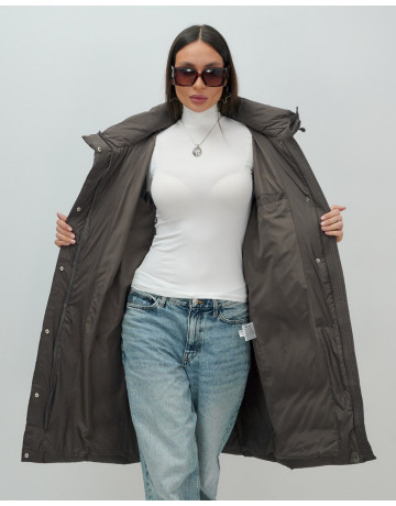 Длинный женский пуховик с капюшоном для зимы.