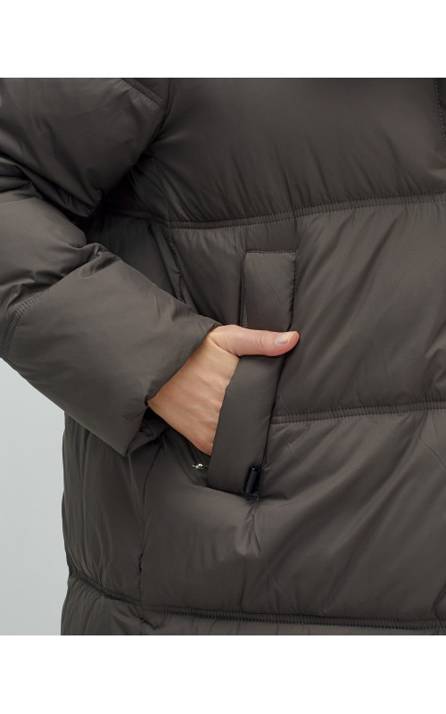 Длинный женский пуховик с капюшоном для зимы.