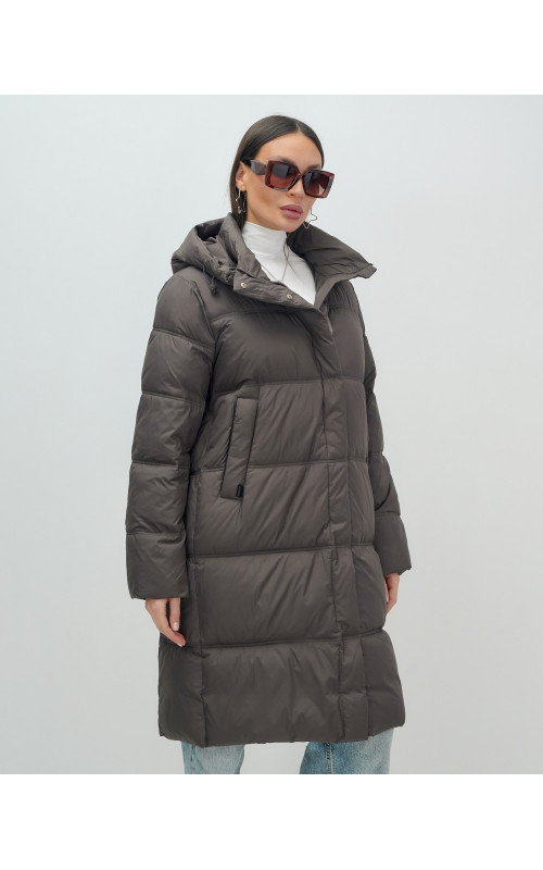 Длинный женский пуховик с капюшоном для зимы.