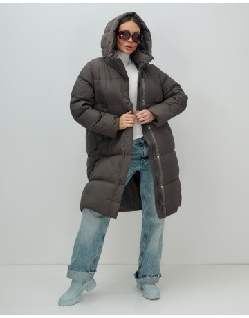Длинный женский пуховик с капюшоном для зимы.