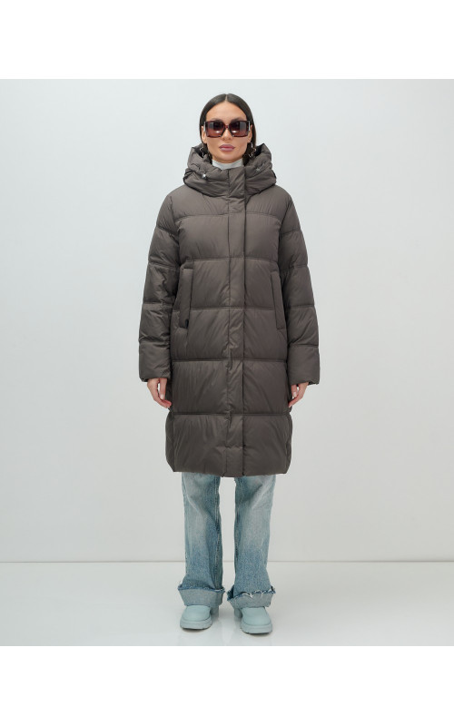 Длинный женский пуховик с капюшоном для зимы.