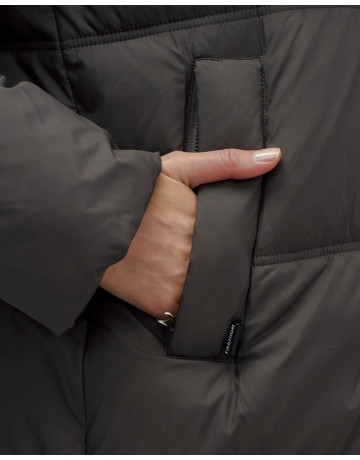 Длинный женский пуховик с капюшоном для зимы.