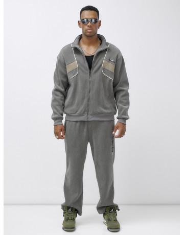 Утеплённый спортивный костюм для мужчин.