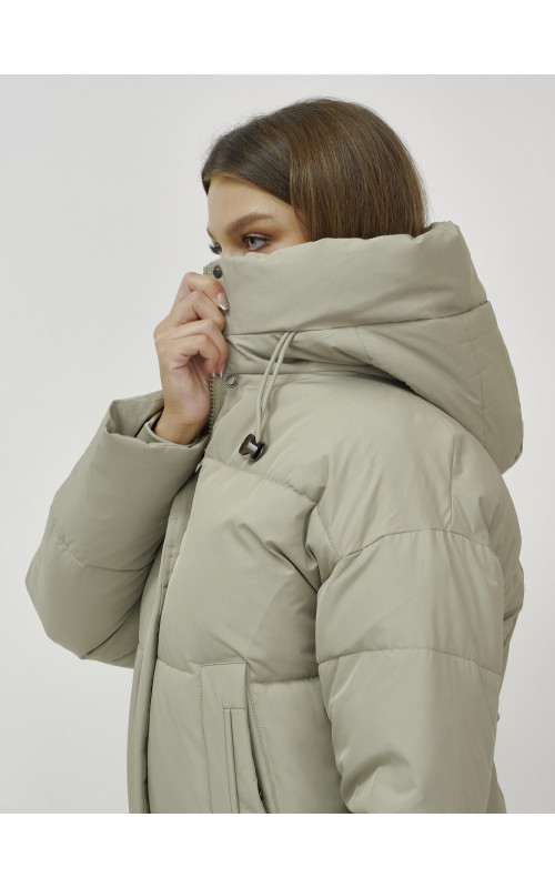 Зимний пуховик с утеплителем: стиль и комфорт.