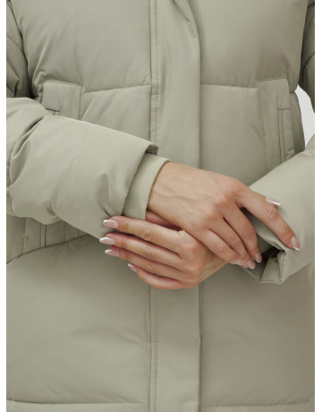 Зимний пуховик с утеплителем: стиль и комфорт.