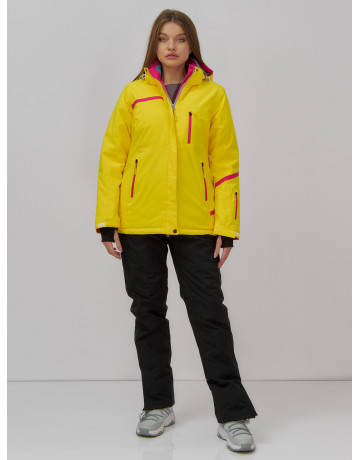 Женская горнолыжная куртка: идеальная посадка и тепло.