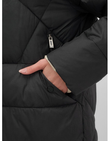 Утеплённый женский пуховик большого размера с капюшоном.