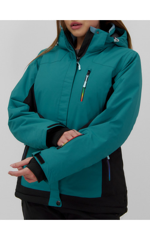 Женский зимний горнолыжный костюм для комфортных зимних приключений.