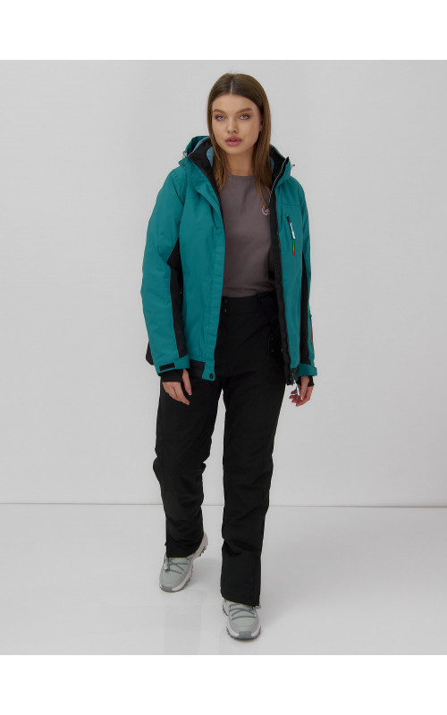 Женский зимний горнолыжный костюм для комфортных зимних приключений.