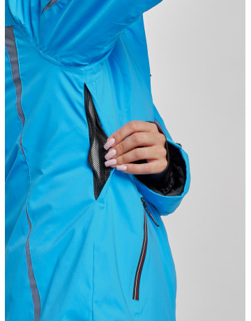 Женский горнолыжный костюм для зимних прогулок и спорта.