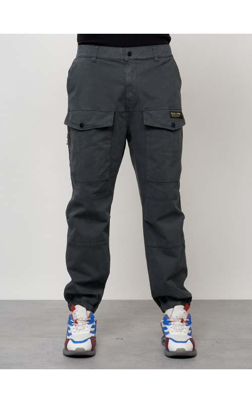 Мужские брюки карго зауженного кроя.