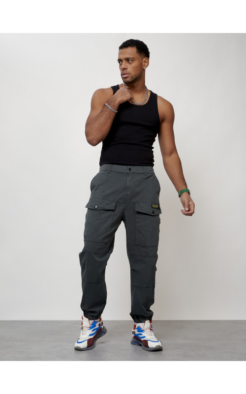 Мужские брюки карго зауженного кроя.