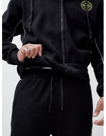 Утеплённый демисезонный костюм для мужчин свободного кроя.