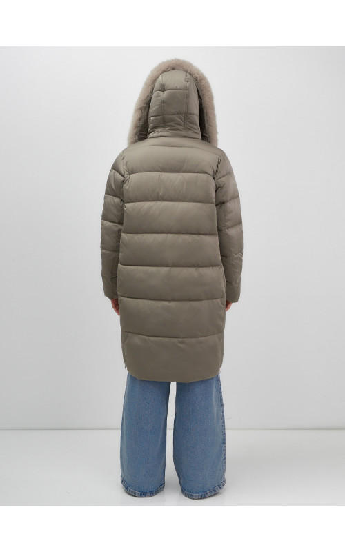 Длинный зимний пуховик с мехом песца.