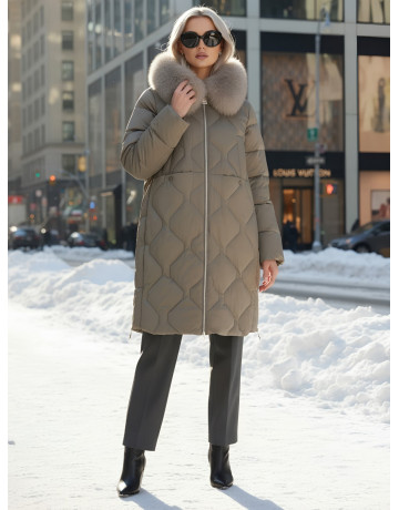 Длинный зимний пуховик с мехом песца.
