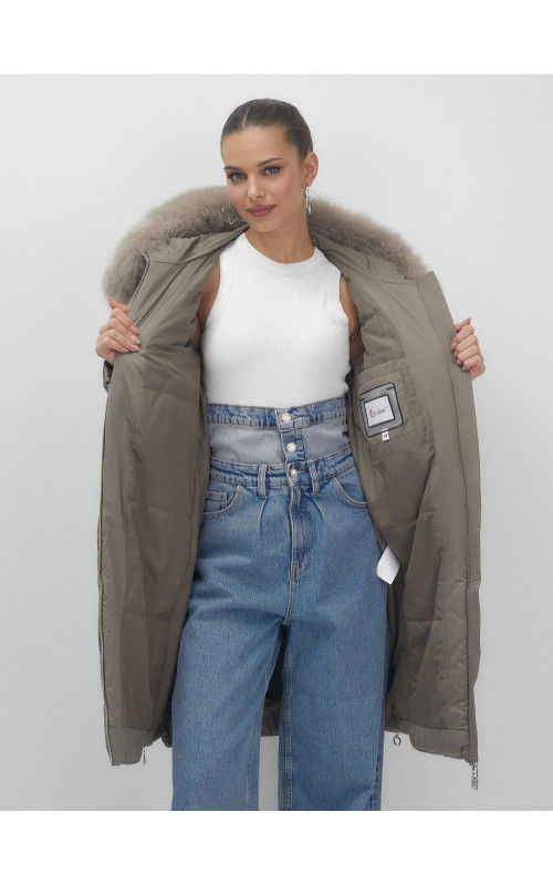 Длинный зимний пуховик с мехом песца.