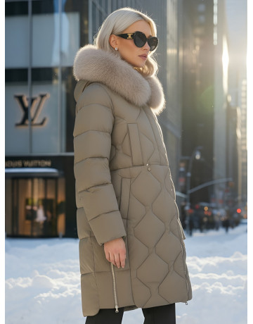 Длинный зимний пуховик с мехом песца.