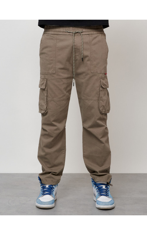 Мужские брюки зауженного кроя.