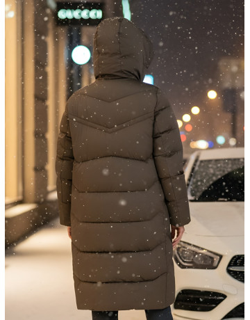 Длинный пуховик для женщин с капюшоном.