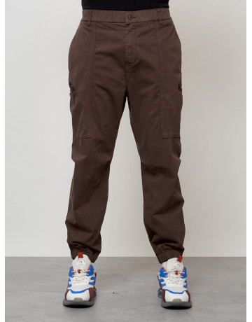 Мужские брюки зауженного кроя.