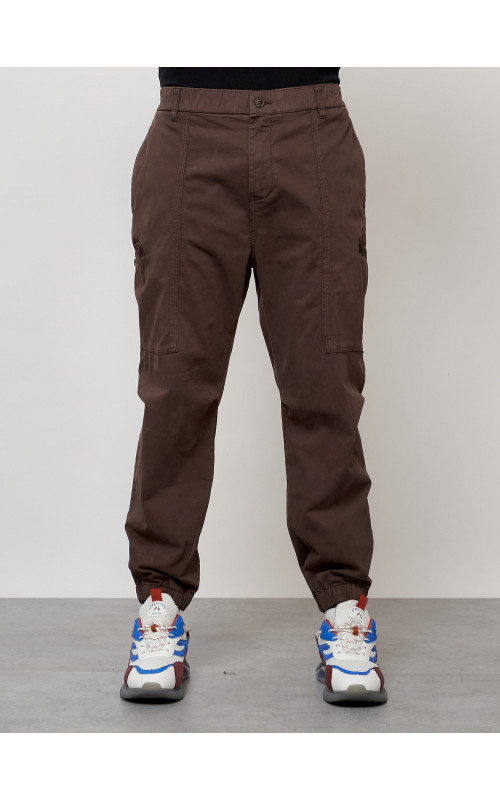 Мужские брюки зауженного кроя.