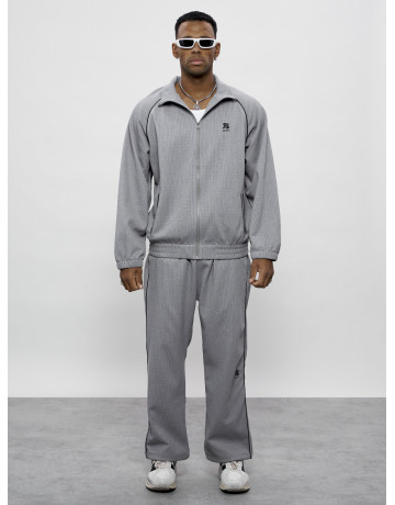 Мужской спортивный костюм для активного образа жизни.