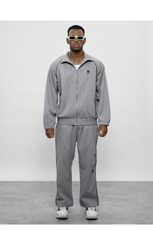 Мужской спортивный костюм для активного образа жизни.