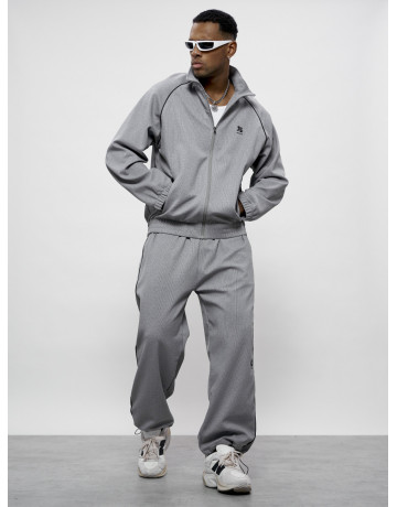 Мужской спортивный костюм для активного образа жизни.