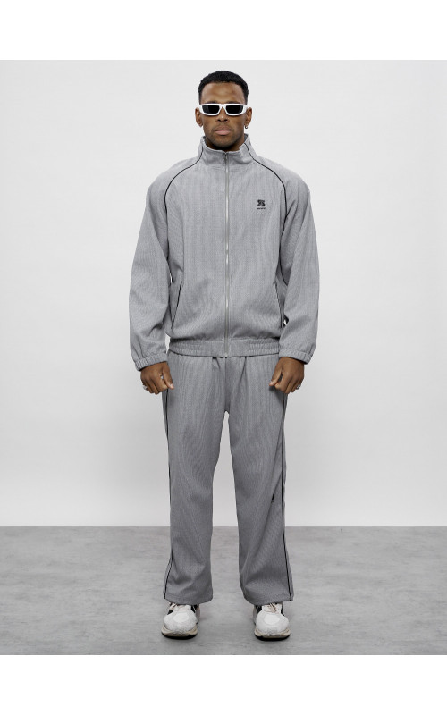 Мужской спортивный костюм для активного образа жизни.