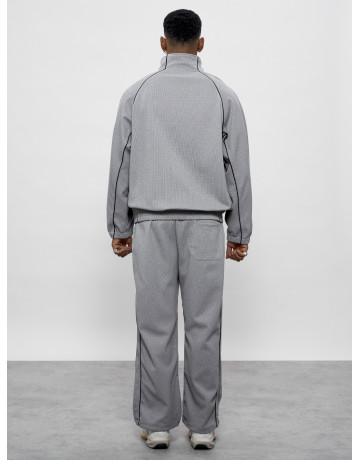 Мужской спортивный костюм для активного образа жизни.