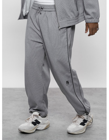 Мужской спортивный костюм для активного образа жизни.