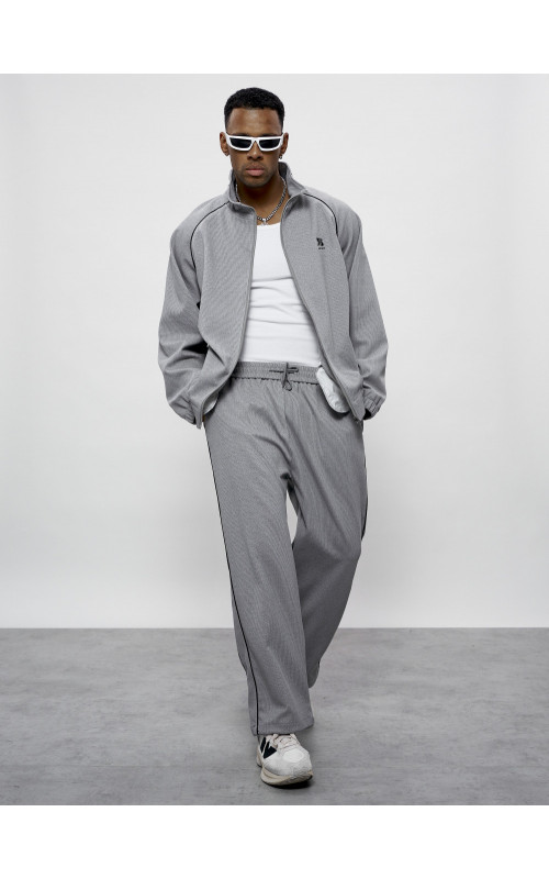 Мужской спортивный костюм для активного образа жизни.