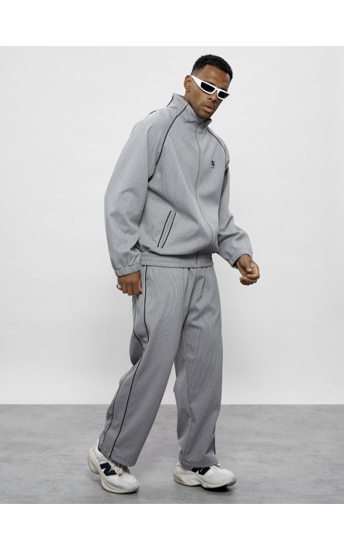 Мужской спортивный костюм для активного образа жизни.