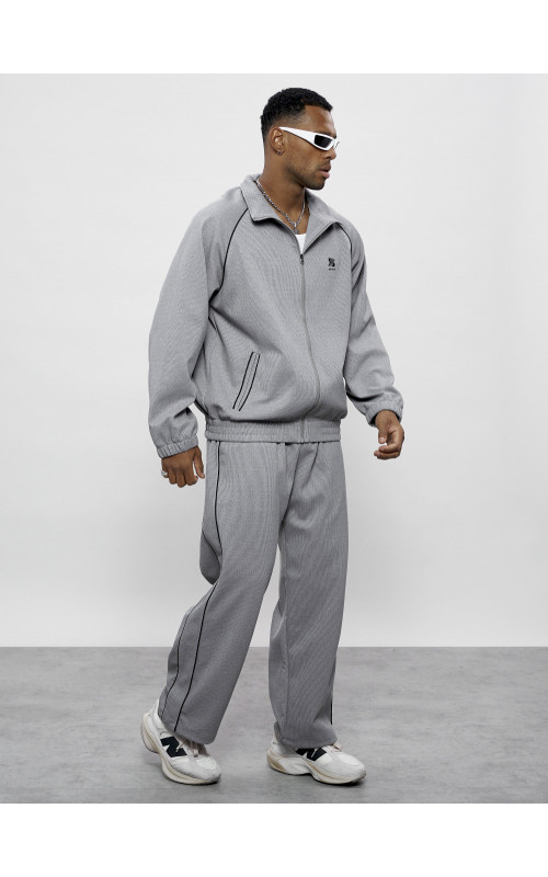 Мужской спортивный костюм для активного образа жизни.