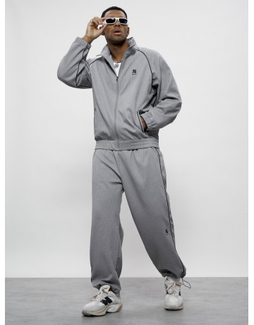 Мужской спортивный костюм для активного образа жизни.