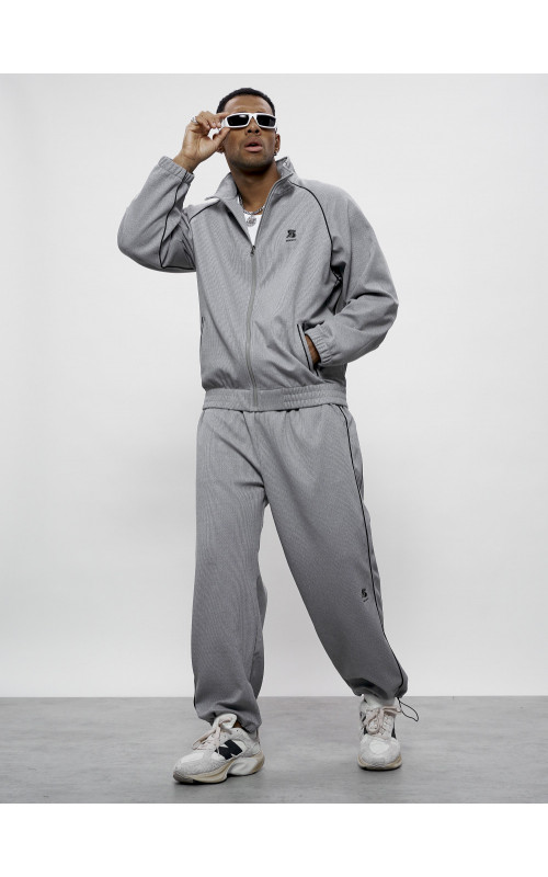 Мужской спортивный костюм для активного образа жизни.