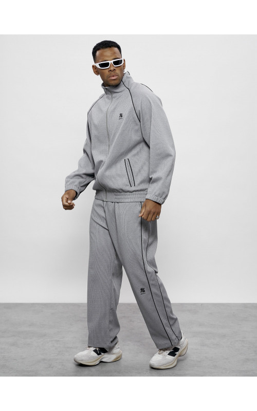 Мужской спортивный костюм для активного образа жизни.