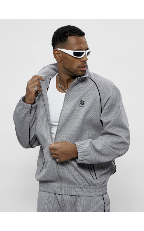 Мужской спортивный костюм для активного образа жизни.