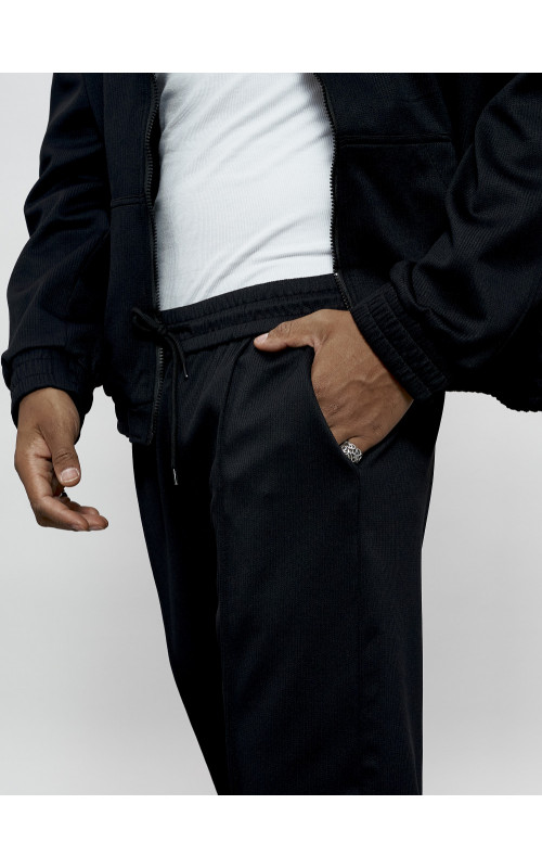 Мужской спортивный костюм: свобода движений и комфорт