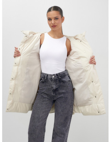 Утеплённая женская куртка с капюшоном для осени и зимы.