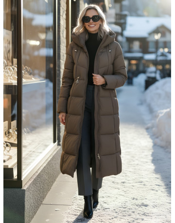 Длинный женский пуховик с капюшоном для зимы
