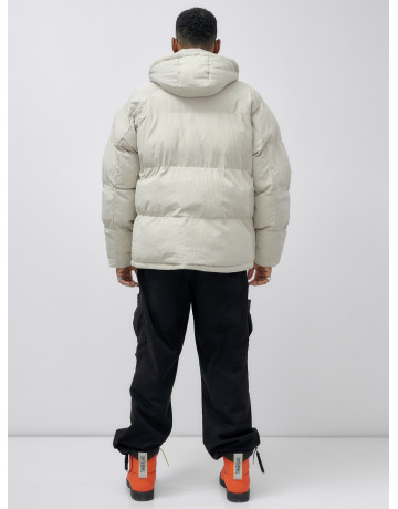 Мужская зимняя куртка свободного кроя для активного отдыха.