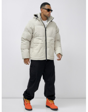 Мужская зимняя куртка свободного кроя для активного отдыха.