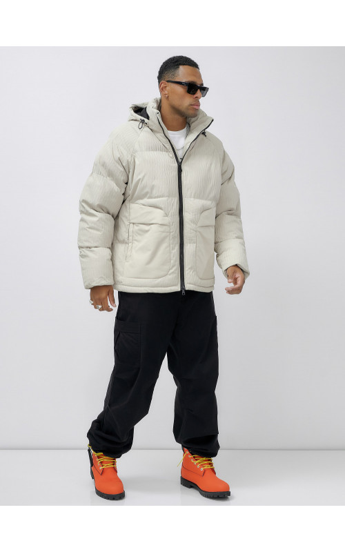 Мужская зимняя куртка свободного кроя для активного отдыха.