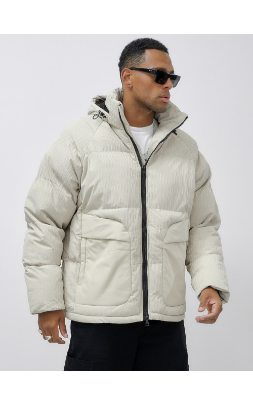 Мужская зимняя куртка свободного кроя для активного отдыха.