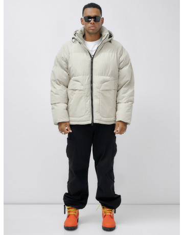 Мужская зимняя куртка свободного кроя для активного отдыха.