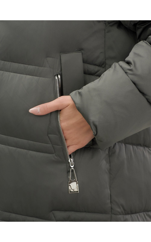 Длинный зимний пуховик для женщин с капюшоном