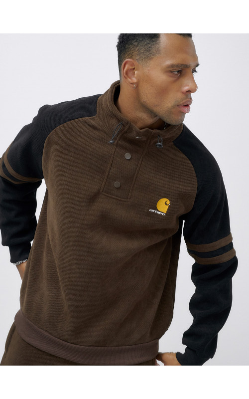 Мужской спортивный костюм для активного образа жизни.