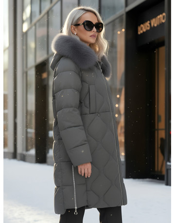 Длинный зимний пуховик с мехом песца.